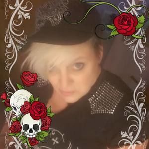 Meet your Posher, Carla